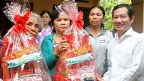 Education labor unions take care of teachers in upcoming Tet holidays