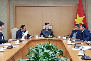 At the meeting (Deputy Prime Minister Trinh Dinh Dung emphasized the need to speed up the North-South expressway project’s which plays an important role in developing the country’s socio-economy growth at a yesterday meeting with relevant agencies on revi