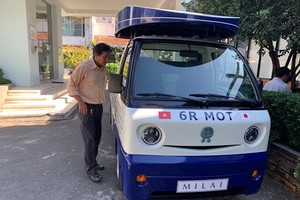 An electric car to collect organic waste