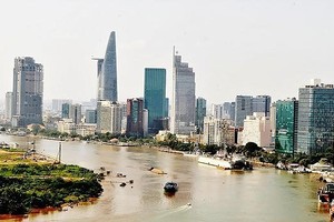 HCMC decentralises power to departments, local administrations