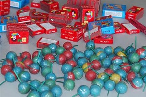 Vietnamese police seize 20 tons of firecracker in Tet holidays