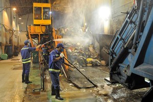 Household refuse is treated in the HCMC Urban Environment Company Limited. Photo by Cao Thang
