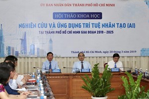Secretary of HCMC Party Committee Nguyen Thien Nhan and Chairman of HCMC People’s Committee Nguyen Thanh Phong chaired the conference. Photo by Hoang Hung