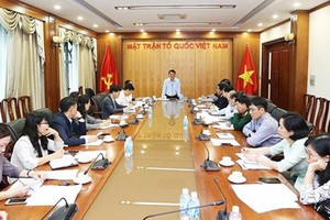 Mr. Hau A Lenh, Vice President and Secretary General of the Vietnam Fatherland Front Central Committee, chaired the meeting on the 2019 Vietnam Innovation Yellow Book.