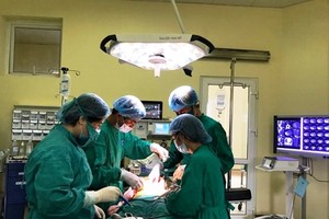 Surgeons remove massive tumor from kid’s kidneys