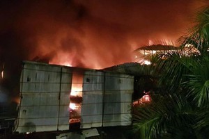 The fire at the warehouse of Rang Dong Light Source and Vacuum Flask Jsc (Photo: SGGP)