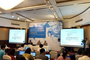 At the press brief today (Photo: SGGP)