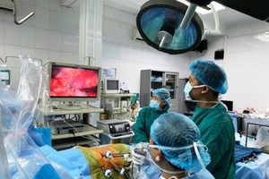 Successful kidney transplant performed on a low birth weight child  