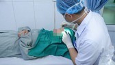Woman undergoing microblading dies of brain bleeding