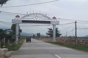 The path into the village of most trafficking victims in Ha Tinh Province (Photo: SGGP)