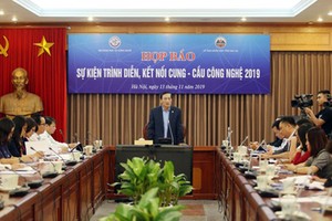 Deputy Minister of Science and Technology Tran Van Tung chaired the press conference. (Photo: SGGP)