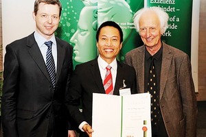 Professor Nguyen Xuan Hung 