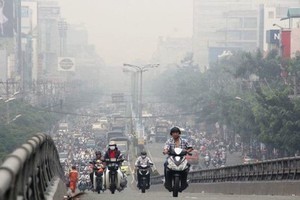 Children in Hanoi to have days off if AQI hits 300