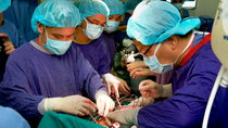 Vietnamese surgeons successfully carry out simultaneous liver kidney transplant