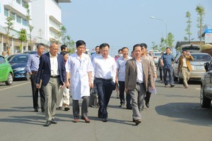 Medical officials in Dak Lak are checking prevention task in the province (Photo: SGGP)