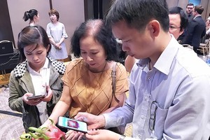 Consumers can trace back origin of farm produce at the center (Photo: SGGP)