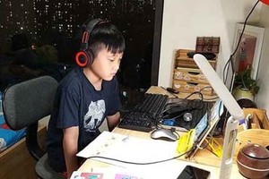 Students when learning in online classes are exposed to unhealthy content. (Photo: SGGP)