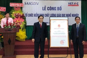 The Vocational Education and Training Accreditation Center (VETAC) under the Saigon Academy was yesterday officially launched (Photo: SGGP)