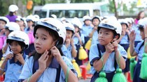 Over 7,300 helmets given gratis to primary students in Yen Bai