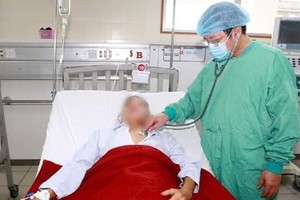 A case of Whitmore is beign treated (Photo: SGGP)