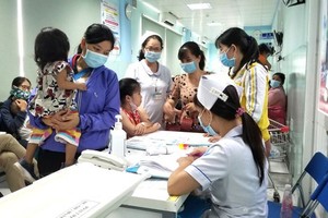 Cold season rears its ugly head, people fall ill (Photo: SGGP)
