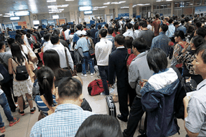 Ministry orders to reduce congestion in Tan Son Nhat airport’s domestic terminal