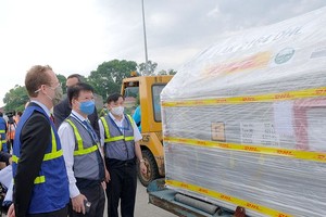First doses of Pfizer Covid-19 vaccines arrive in Vietnam