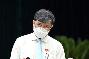 HCMC authorities approve to keep tuition fees to share difficulties