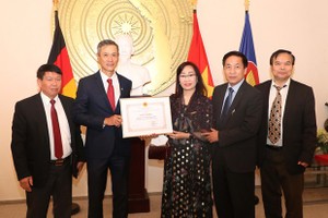 Outstanding overseas Vietnamese in Germany honored