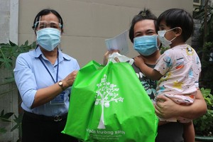 HCMC supports foreigners dealing with hardship during Covid-19