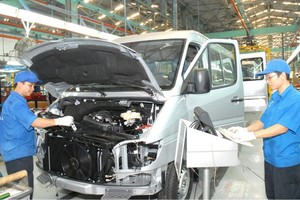 Vietnam continues slashing registration fees for domestically manufactured cars