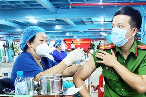 HCMC pays heed to protection of people at risk from Covid-19