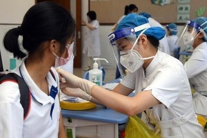 Vietnam learns from world’s experience in fourth doses of covid vaccine