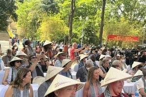 HCMC welcomes 130 American tourists after two-year standstill due to Covid-19