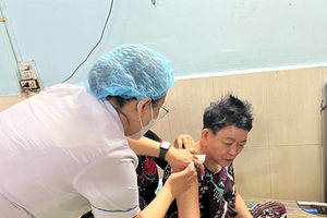 HCMC launches peak month of Covid-19 vaccination 