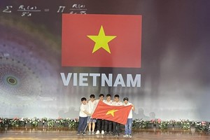 Vietnamese students bring home medals from Int’l Mathematical Olympiad