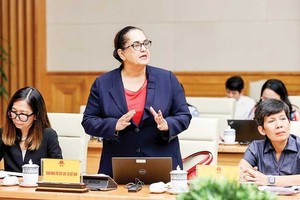 PM asks to develop capital market, real estate market healthily