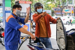 Price of E5RON92 gasoline increases slightly from November 1