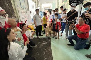 Help - Portrait 2022 returns to take portraits for the disadvantaged