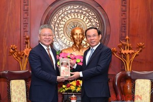 Hainan Secretary proposes cooperation between Hainan Province and HCMC