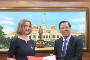 HCMC Chairman receives Hungarian Consul General
