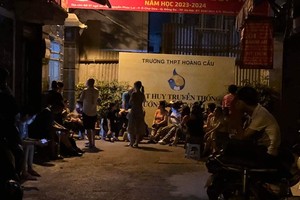 MoET asked to report record low enrollment rate in class 10 in Hanoi