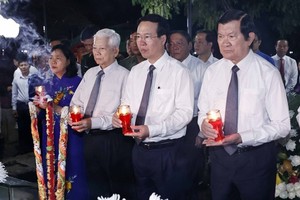President attends activities commemorating martyrs in Con Dao