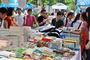Publishing houses work hard to introduce Vietnamese books abroad 