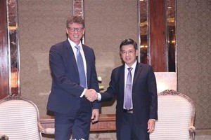 HCMC boosts cooperation with Siemens 