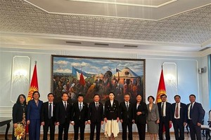 NA Vice Chairman Nguyen Khac Dinh visits Kyrgyzstan