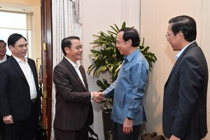 HCMC Party Secretary affirms friendship between Vietnam and Laos 