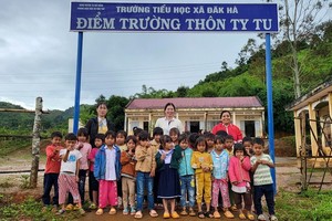 Principal provides free lunch for students to prevent dropouts