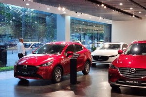 Year-end auto market still sluggish 