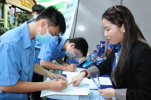 Nearly 20,000 jobs available for workers at employment festival